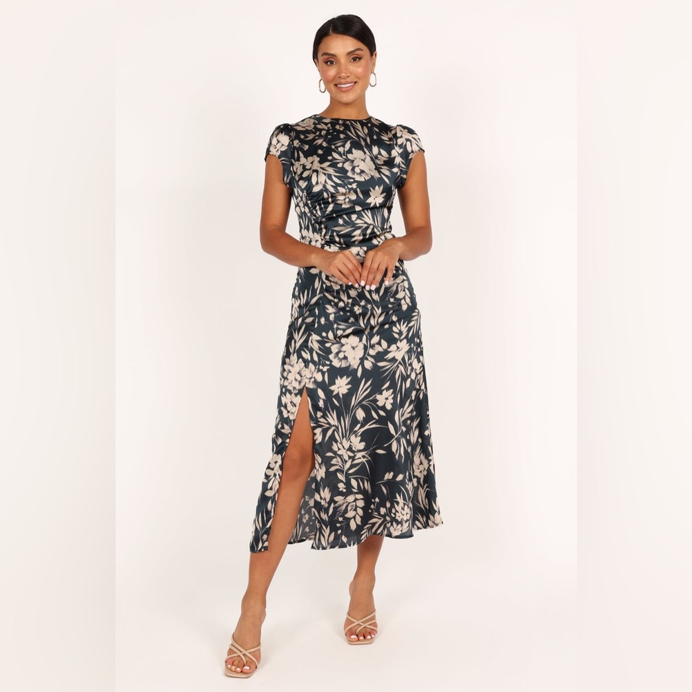 PETAL & PUP LISBETH MIDI DRESS - GREEN FLORAL M B23
